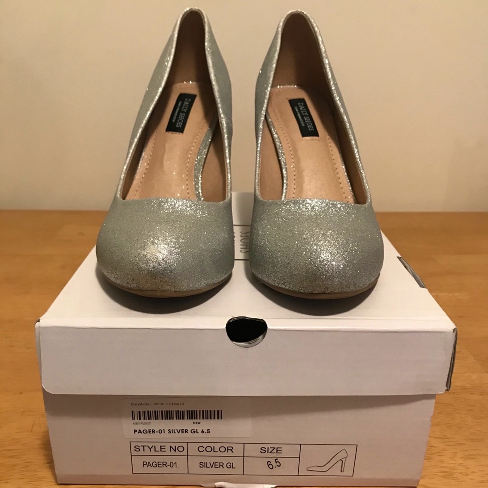 Size 6.5 silver glitter heels